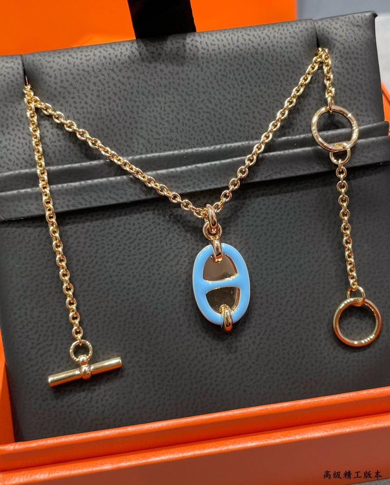 H**me5 necklaces